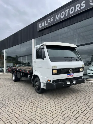 VW 7-110 Plataforma Guincho