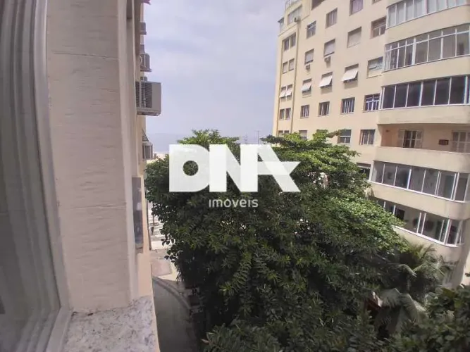 Apartamento - / Residencial / Copacabana