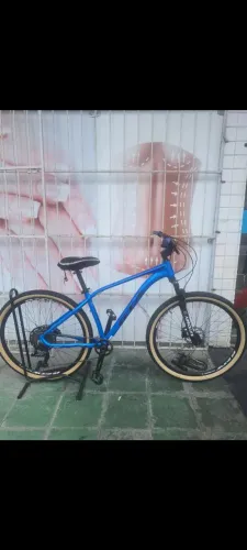 Bicicleta Grupo Absolute 1 x 12 Freios hidráulicos R$ 2.500.00