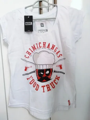 Camiseta STUDIO GEEK MARVEL Deadpool FEMININA 