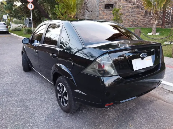 Ford Fiesta Sedan SE 1.6 8V Flex 4P 2014