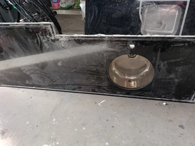 Bancada de cozinha com cuba em inox redonda