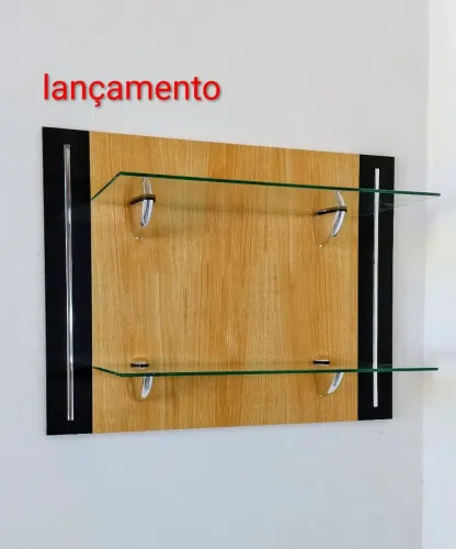 Prateleiras de vidros 40cm x 20cm x 4mm com painel em MDF 52cm x 40cm x 6mm 