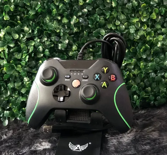 Controle Xbox Séries One PC - Preto com Verde - Novo