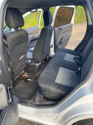 Ford Fiesta Sed. 1.6 8V Flex 4P 2013