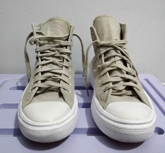 Tênis Cano Alto Bege Chuck Taylor mive converse all star