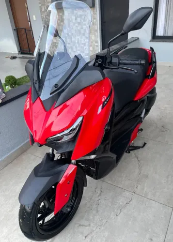 Yamaha XMAX 250 - 2024