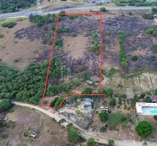 Área de 14.000m2 disponível para venda !