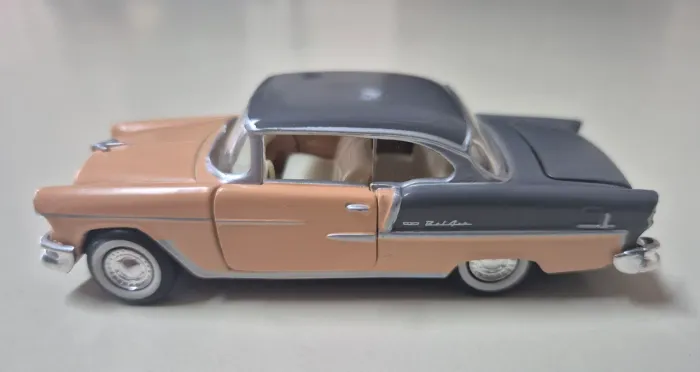 Miniatura Chevrolet Belair 1955 escala 1:43