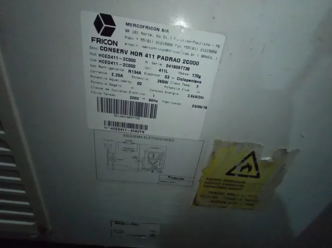 Vendo freezer com pouco tempo de uso bem conservado gelando muito, não entrego