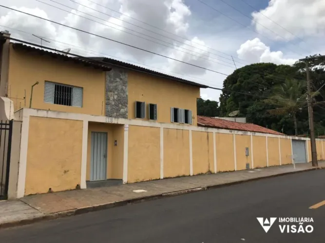 Casa à venda, 6 quartos, 4 vagas, Jardim São Bento - Uberaba/MG