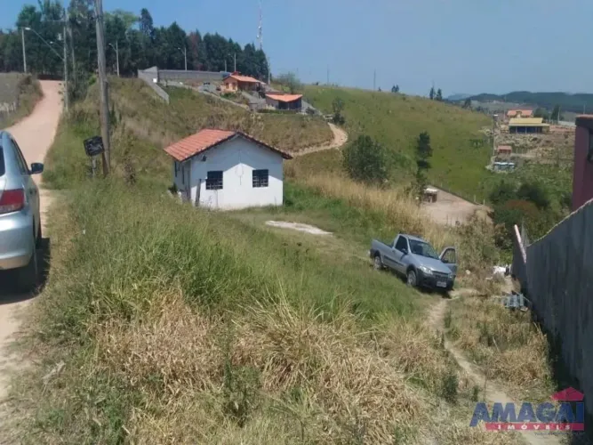 Chacara em Guararema, no bairro Parque Agrinco, à venda.