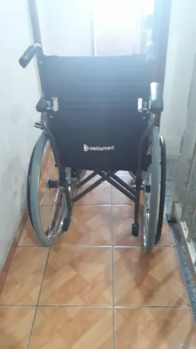 vendo cadeira de rodas nova na caixa