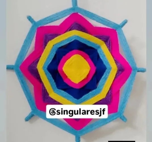 Mandala de lã colorida