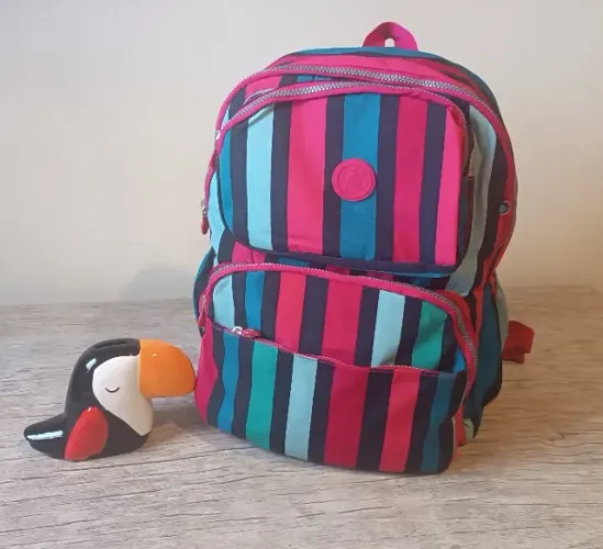 Mochila tipo Kipling - nova