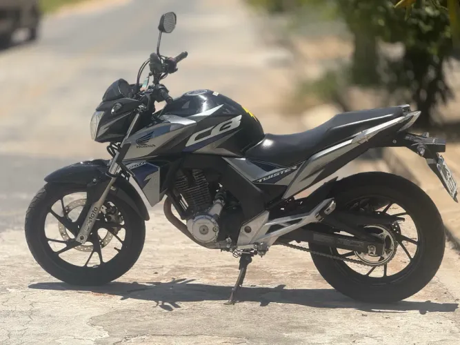 Honda CB Twister 250 2019 - Particular - Revisada - Original