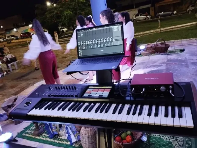 Teclado Korg Kronos 2