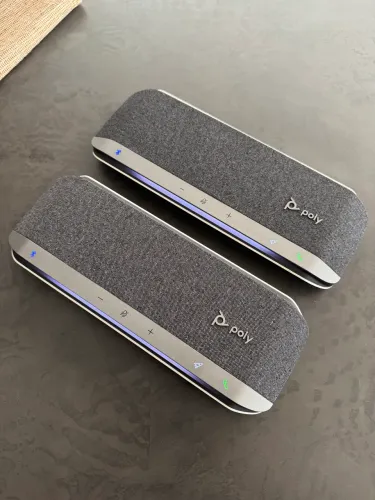 2x Poly Sync 40 (Plantronics) | Pareadas | Ideal para Salas de Reunião