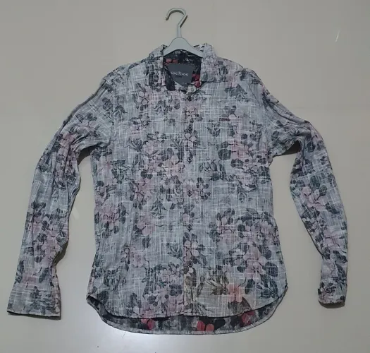 Camiseta manga comprida cinza floral