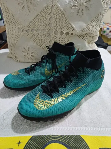 Chuteira original Nike Mercurial - Superfly 6 Academy CR7