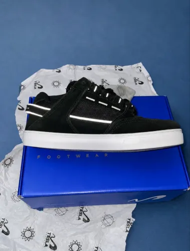 Tênis Tesla Skate Preto Reflexivo Semi Novo