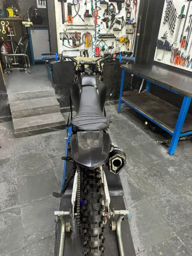 Moto de Trilha 230