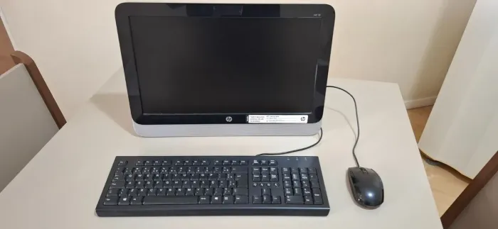 Vendo HP All-in-One 1,4 GHz com 8gb RAM sem HD com mouse, teclado e fonte.