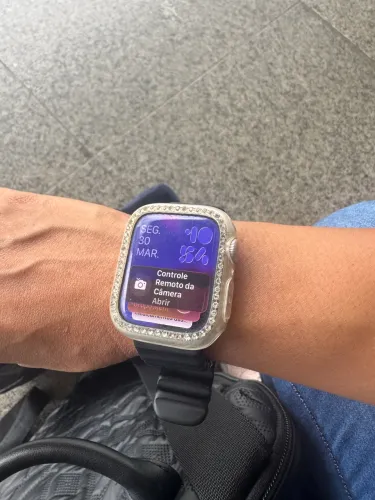Apple Watch 8 dourado estelar .