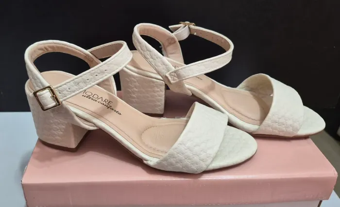Sandalia Croco Modare Cor Creme 