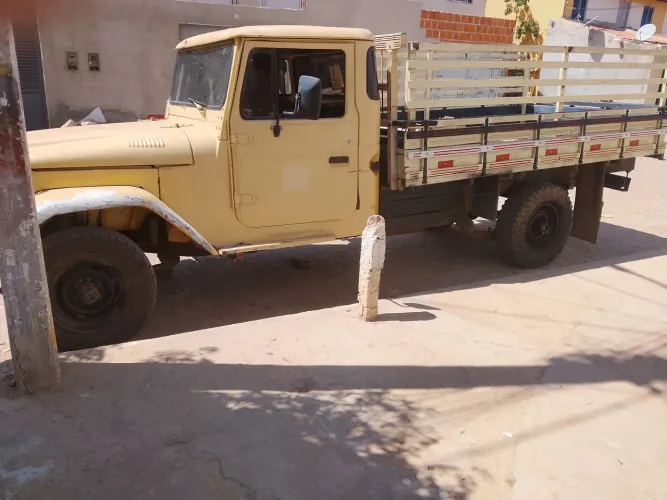 Toyota Band.Jipe Cap.de Aço Chas. Curto Diesel 1994