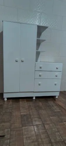 Guarda roupa infantil bebê semi-novo