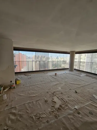 Aluga Se apartamento com 3 dorms e 2 vagas de garagem.