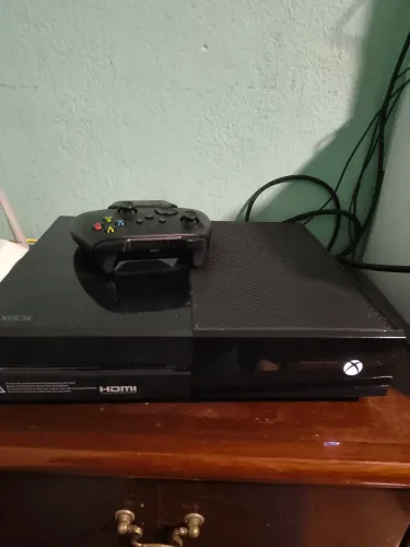 Xbox one seminovo com controle