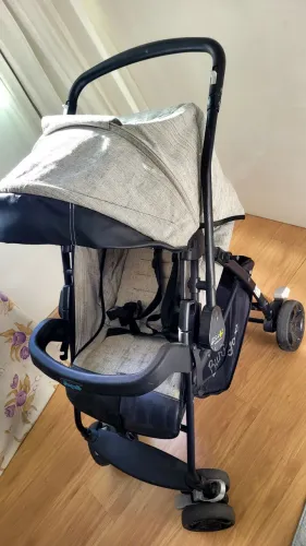 Carrinho de bebê da Burigoto Rio K