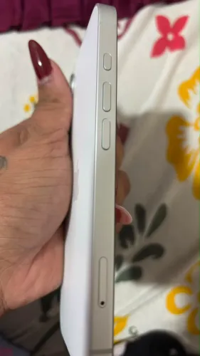 iPhone 16e