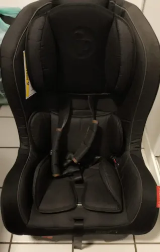 Cadeirinha Fisher Price na cor preta para automóvel 