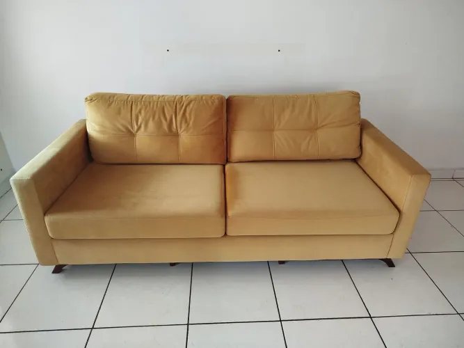 Sofá de 3 lugares. Excelente estado.