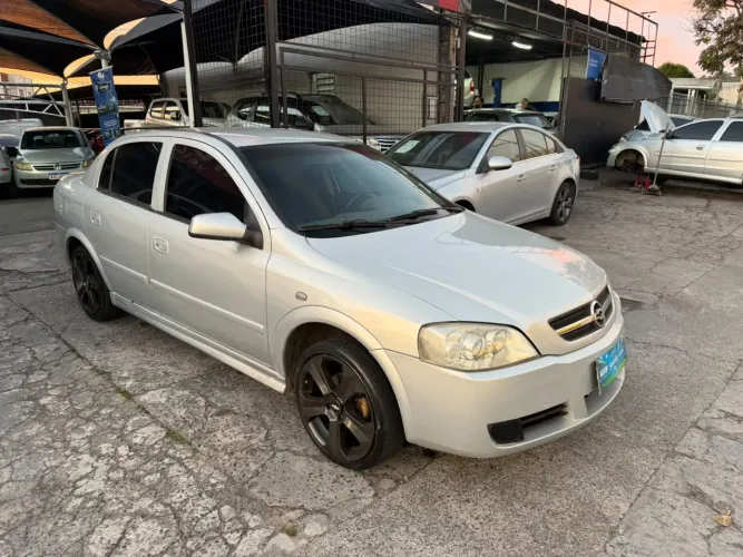Chevrolet Astra 2.0 8V/ CD 2.0 8V Hatchback 5P MEC 2004