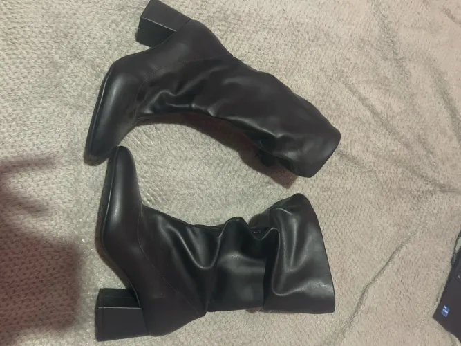 Bota de couro cano medio