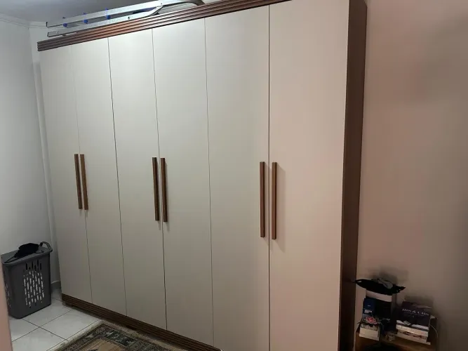 Armário semi-novo