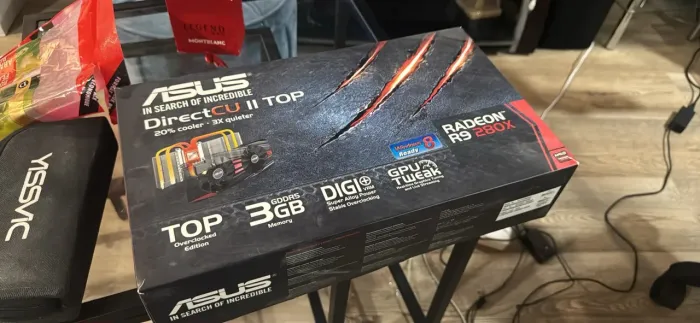 Placa de Vídeo ASUS Radeon R9 280X 3GB - DirectCU II TOP (Na Caixa!)