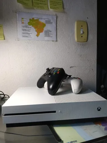 XBOX ONE S 1TB