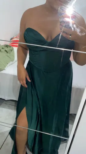 Vende-se ou aluga vestido de formatura/festa