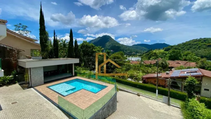 CASA Á VENDA NA GRANJA COMARY 5 SUÍTES - ÁREA GOURMET, ESPAÇO FITNESS, VISTA PARA CBF E OS