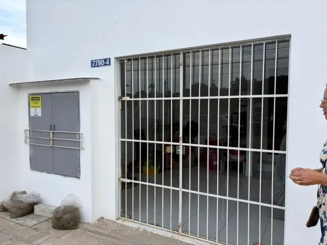 Alugo ponto comercial com 40 metros quadrados com 2 ambientes em Pitimbu - Natal - RN
