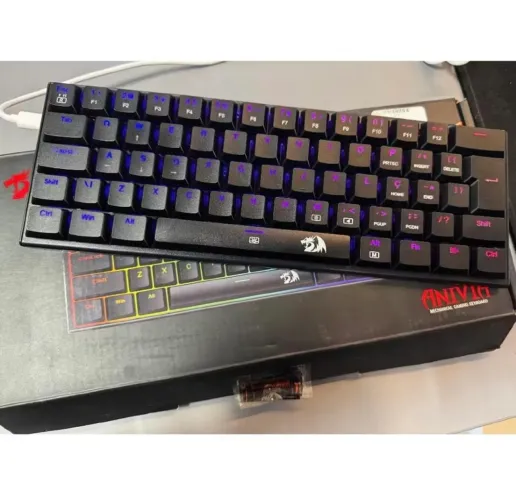 Teclado gamer mecânico 60% Red Dragon