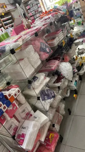 Vitrine de vidro para lojistas Tamanho 2,40 comp Alt 1,15 Larg 0,60
