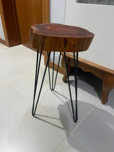 Mesa de canto Rústica com Pés HairpinLeg.