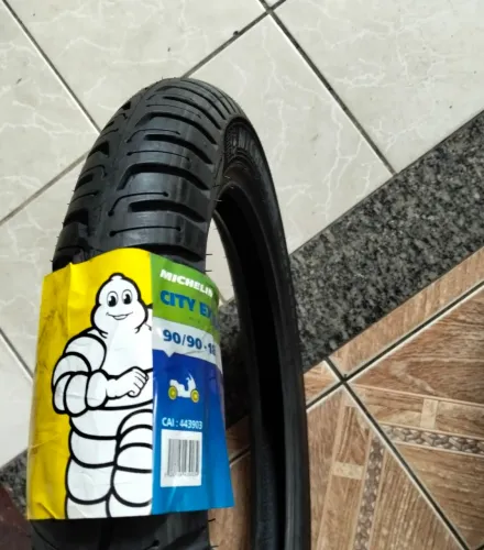 PNEU 90/90R18 MICHELIN SEM CÂMARA