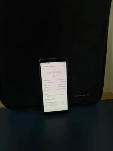 Galaxy A8 2018 - traseira quebrada, mas funciona perfeitamente